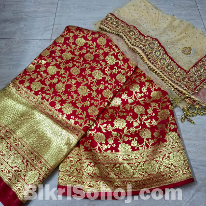 লাল বেনারসী শাড়ি